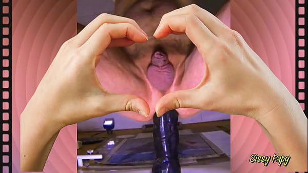 0G Sissy Papy  avec son but plug PVC de 100 x 400