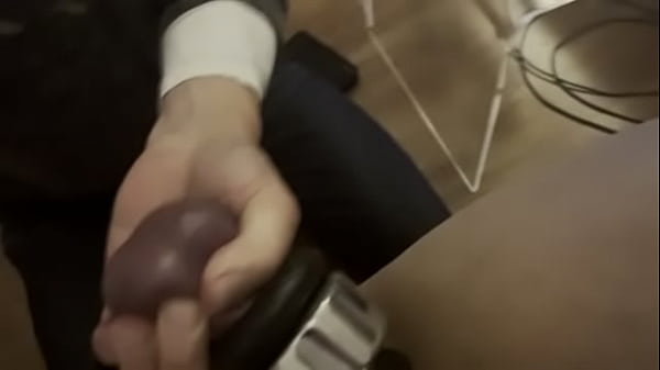 Ballbusting – Hammer Vs. Balls