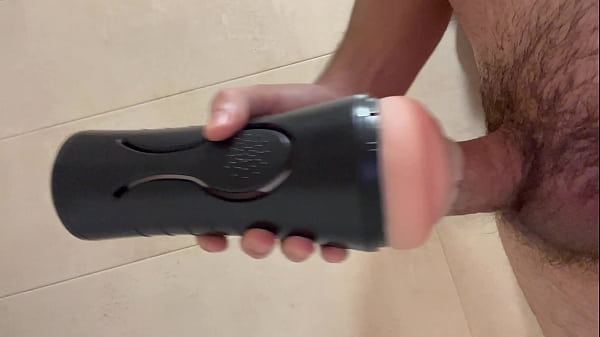 Enorme polla siendo sacudida para una gran corrida