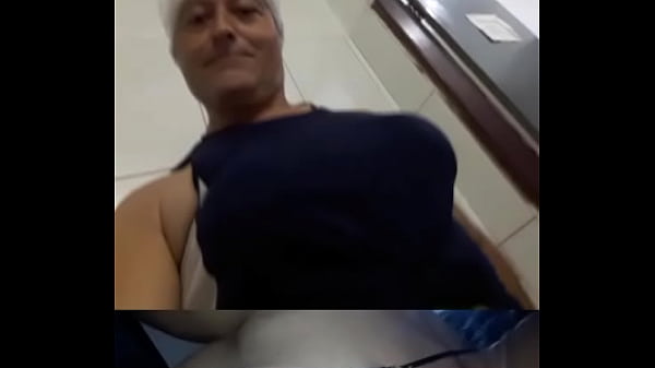 No serviço comportado em casa uma vadia