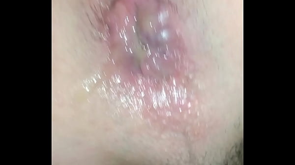 Sacando la lechita de papi