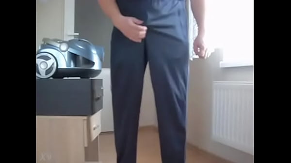 Masturbacja w śliskich dresach