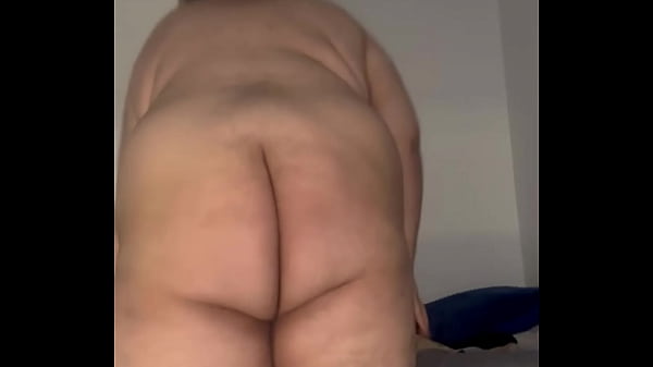 Chubboy shakes shows off his ass