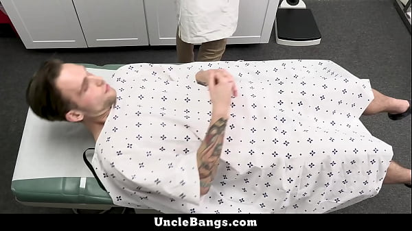 Doctor Offers an Unorthodox Method of Treatment to The Twink Patient – Unclebangs